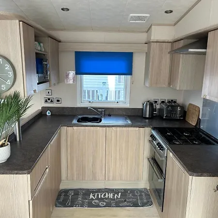 Beachcomber, A Modern Caravan With Ch And Dg, Smart Tv In Every Room And Private Broadband Rhyl Exterior photo