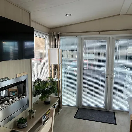 Beachcomber, A Modern Caravan With Ch And Dg, Smart Tv In Every Room And Private Broadband Rhyl Exterior photo