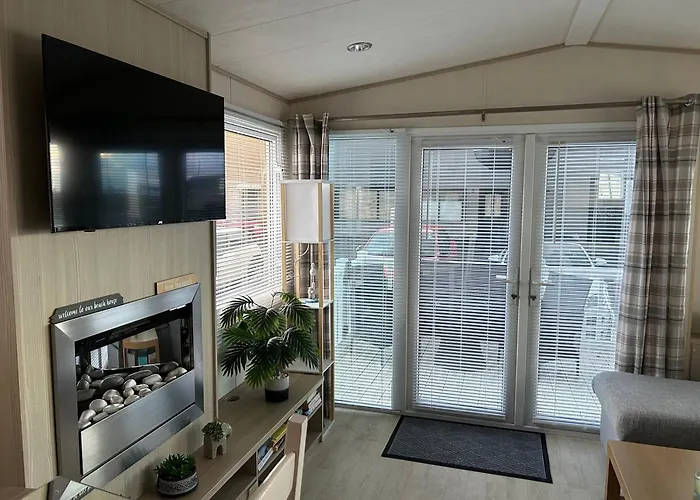 Beachcomber, A Modern Caravan With Ch And Dg, Smart Tv In Every Room And Private Broadband