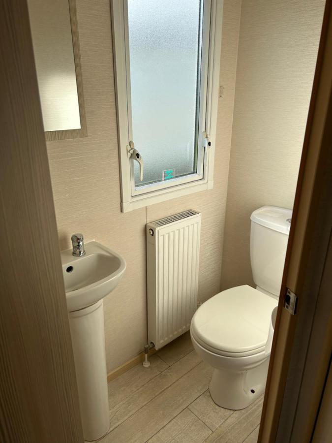 Apartment Beachcomber, A Modern Caravan With Ch And Dg, Smart Tv In Every And Private Broadband Rhyl
