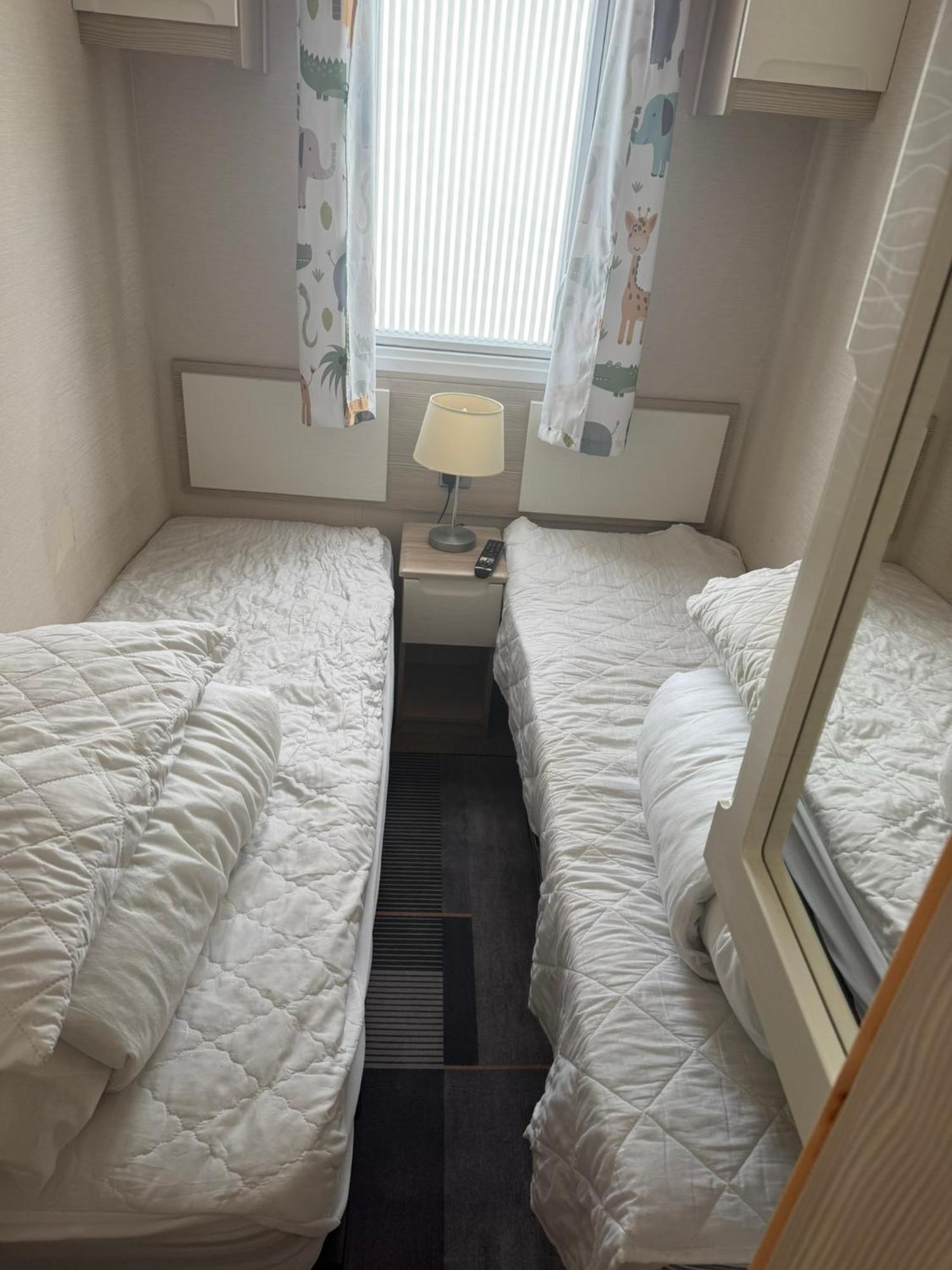 Apartment Beachcomber, A Modern Caravan With Ch And Dg, Smart Tv In Every And Private Broadband